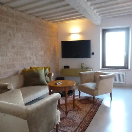 Holiday Apartment In Historical Palace Montepulciano Stazione Buitenkant foto